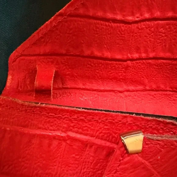 Vintage Valentino Red Embossed Leather Envelope Clutch Laptop Sleeve 14 Bag